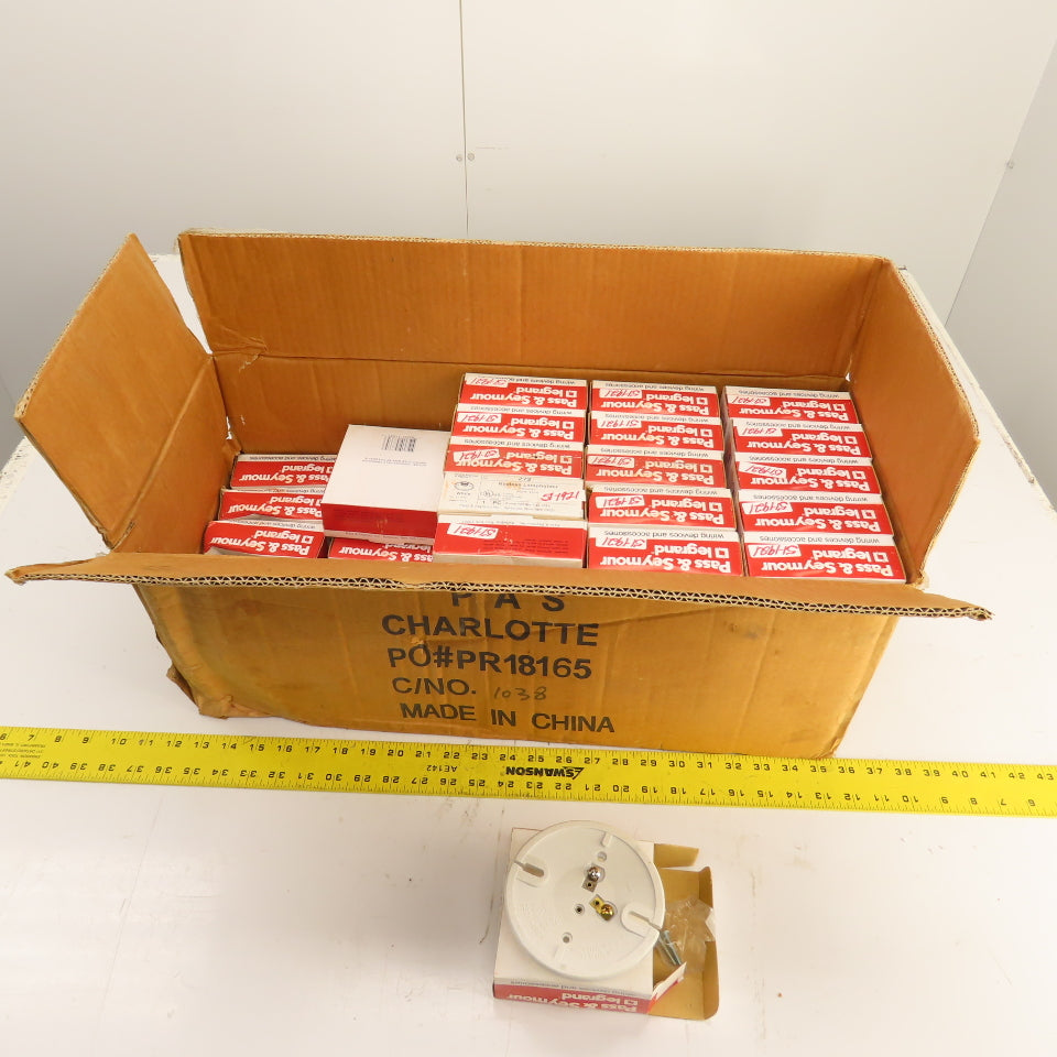Pass & Seymour 8407DCK 272 660W 250V White Porcelain Keyless Lampholder Lot /42
