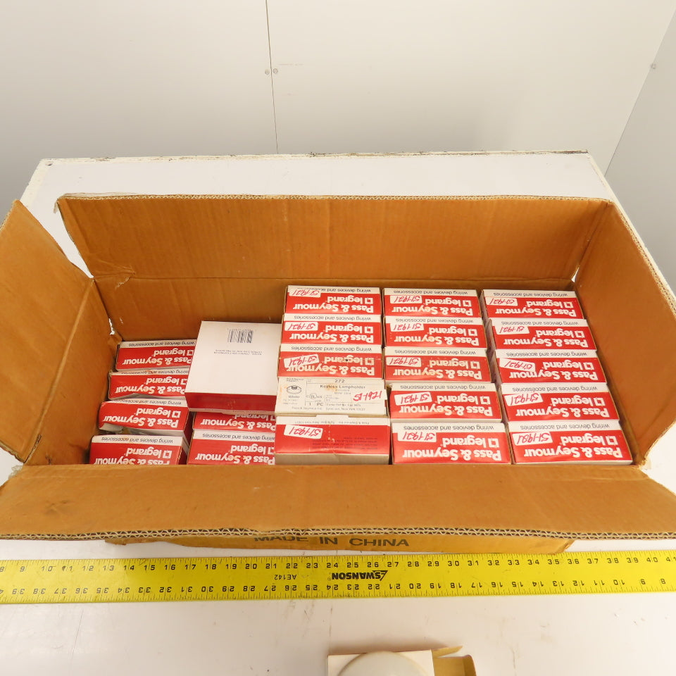 Pass & Seymour 8407DCK 272 660W 250V White Porcelain Keyless Lampholder Lot /42