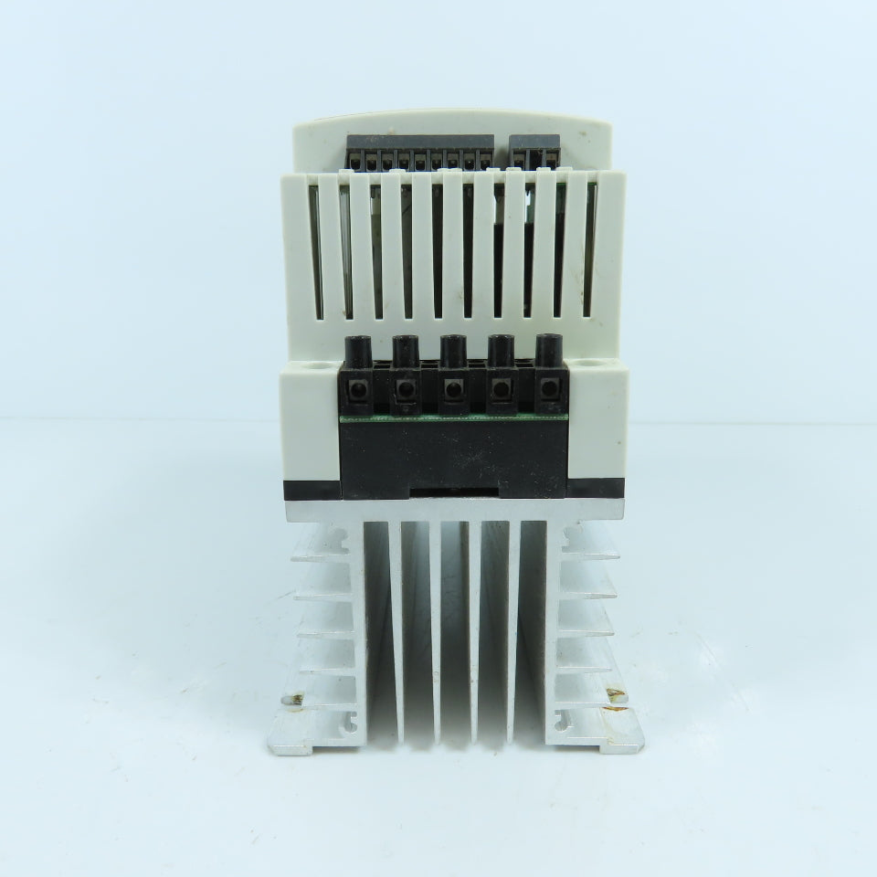 Lenze SM415 AC Tech SCM 1.5HP / 1.1kW Variable Speed Motor Drive 0-400/460V 3PH