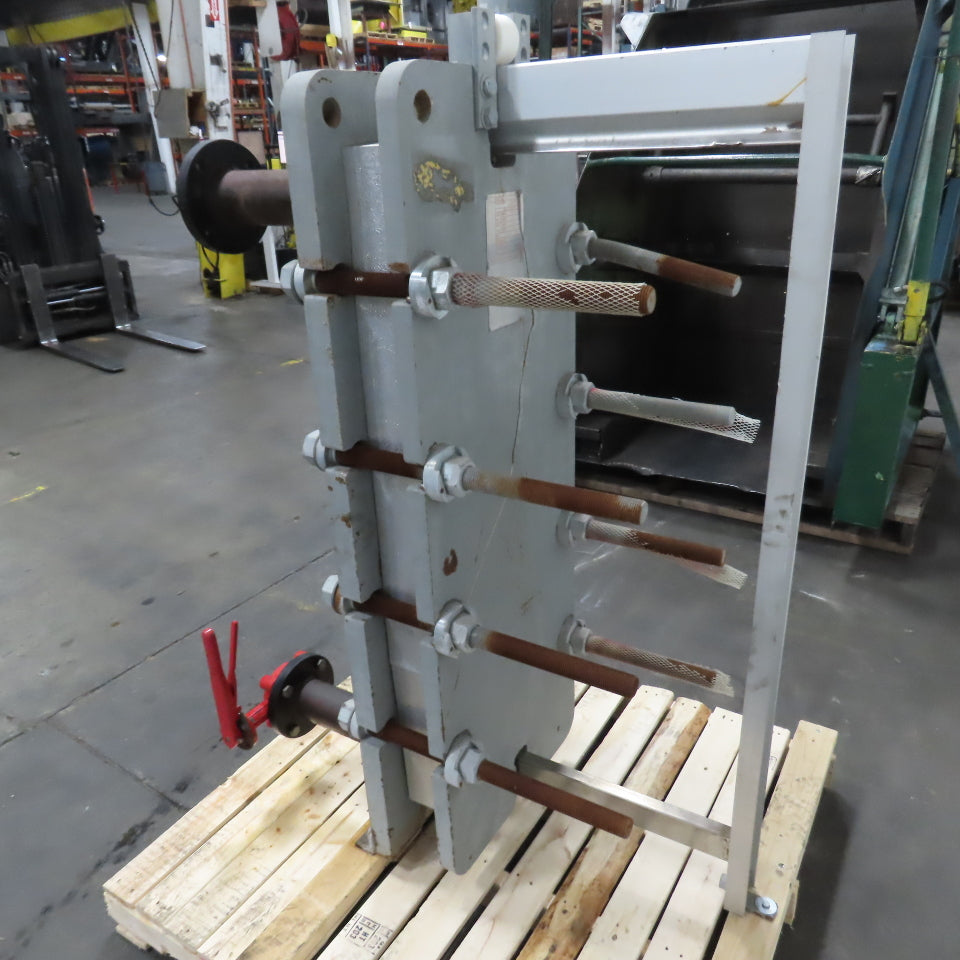 Bell & Gossett Plate Heat Exchanger 150PSI 302° F W/ 2 Valves