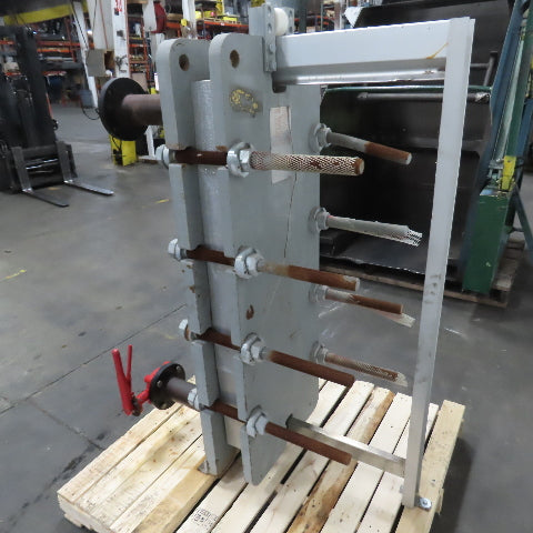 Bell & Gossett Plate Heat Exchanger 150PSI 302° F W/ 2 Valves