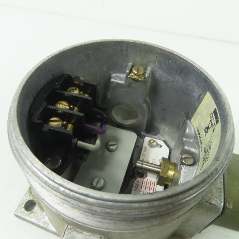 United Electric Controls J120 Model 9778 156 Pressure Switch 15A 480VAC 100PSI