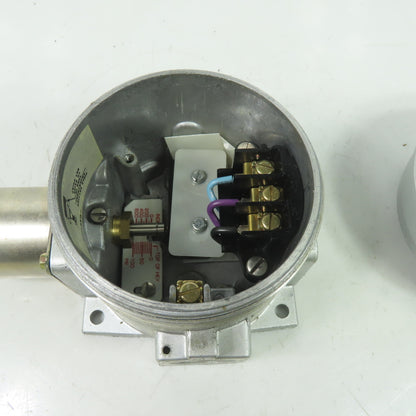 United Electric Controls J120 Model 9778 156 Pressure Switch 15A 480VAC 100PSI