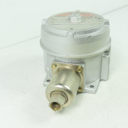 United Electric Controls J120 Model 9778 156 Pressure Switch 15A 480VAC 100PSI