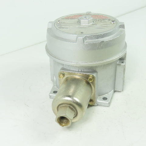 United Electric Controls J120 Model 9778 156 Pressure Switch 15A 480VAC 100PSI