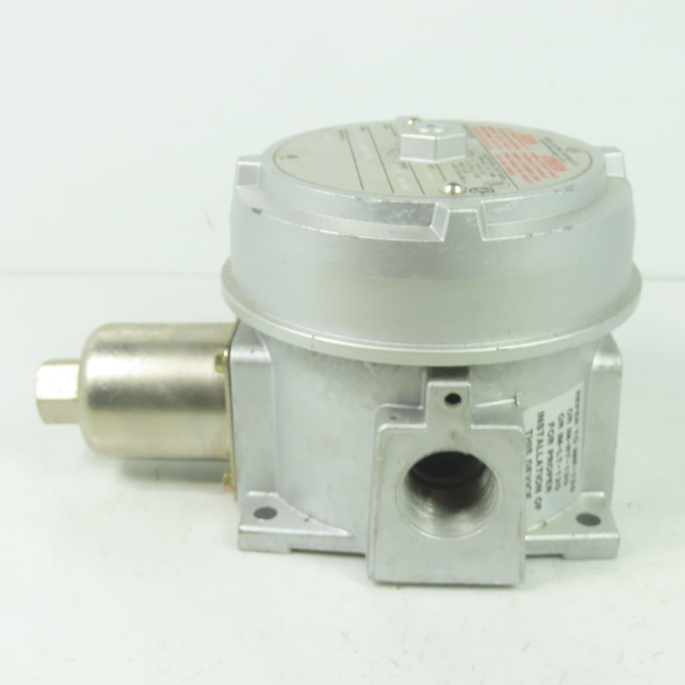 United Electric Controls J120 Model 9778 156 Pressure Switch 15A 480VAC 100PSI