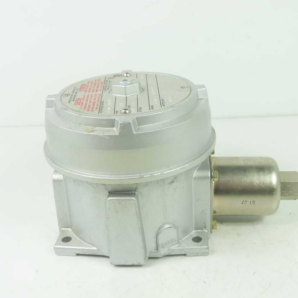 United Electric Controls J120 Model 9778 156 Pressure Switch 15A 480VAC 100PSI