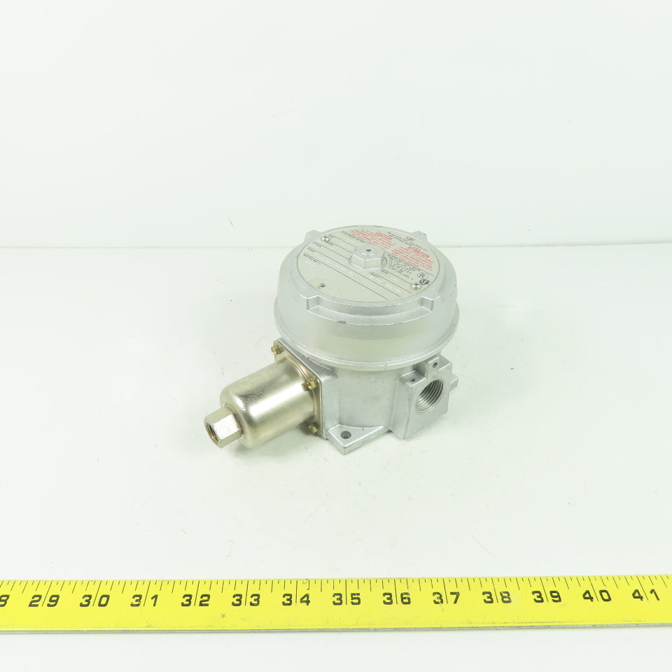 United Electric Controls J120 Model 9778 156 Pressure Switch 15A 480VAC 100PSI