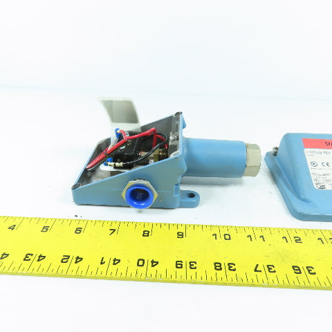 United Electric H100-701 Pressure Switch 1.5-30 PSI 15A 480VAC USA Made