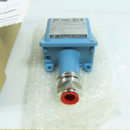 United Electric H117-174 117 Series Pressure Switch 8-200 PSI NEW