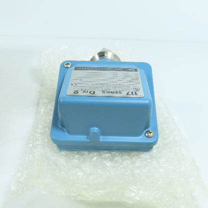 United Electric H117-174 117 Series Pressure Switch 8-200 PSI NEW