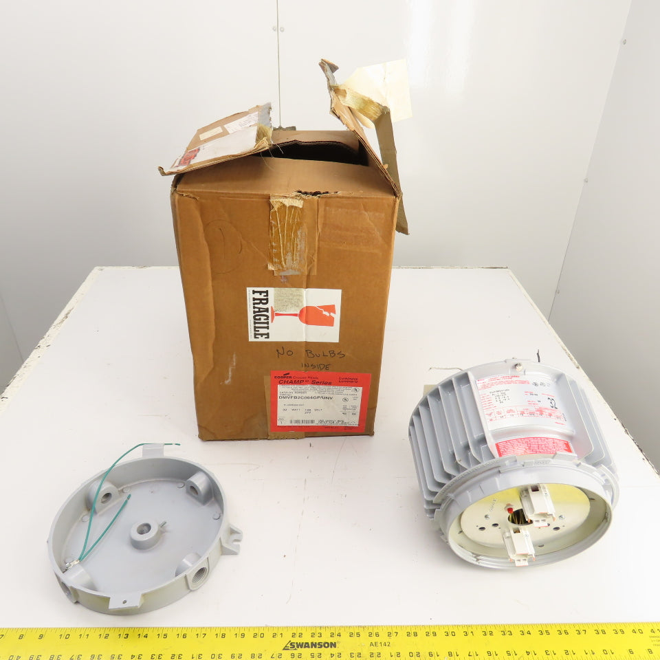 Cooper Crouse Hinds DMVFB2C064GP/UNV 32 Watt Luminaire For Hazardous Locations