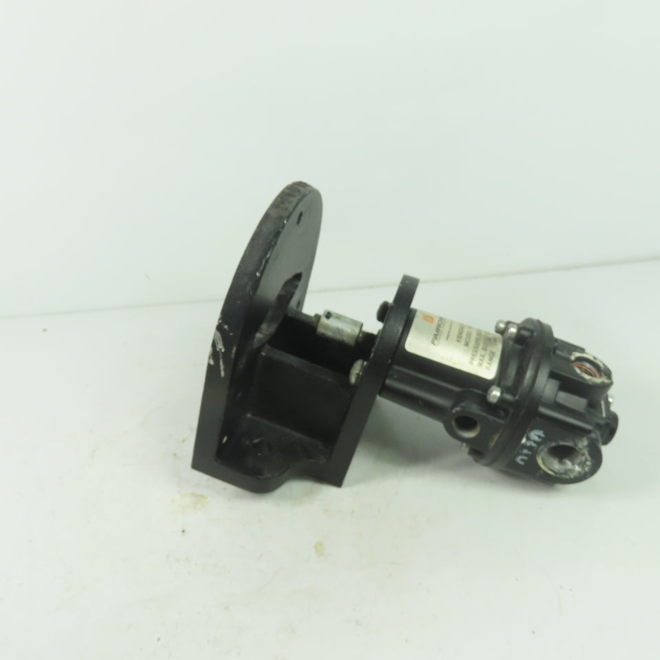 Fairchild 10C Compressed Air Regulator 250PSI Max 3/8" npt