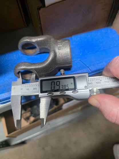 Republic HY-362-6 RMC H7 Yoke 7/8" Keyed Bore 15/16" OD Caps