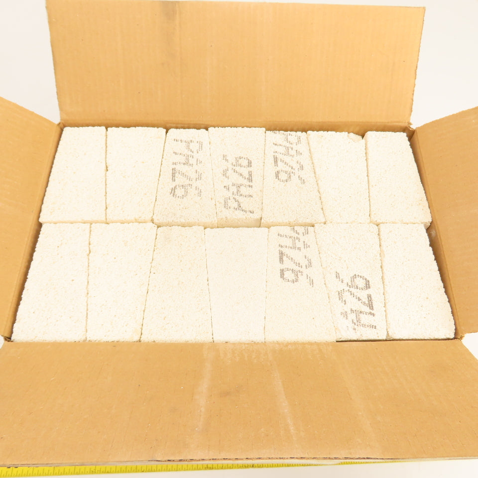 BNZ PA26 No.2 Arch Insulating Fire Brick 2600° 9" x 4.5" x 2.5" Box Of 14