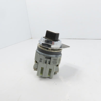Idec ASD320N-B Pilot Duty 3-Position Selector Switch 120-600VAC 10A