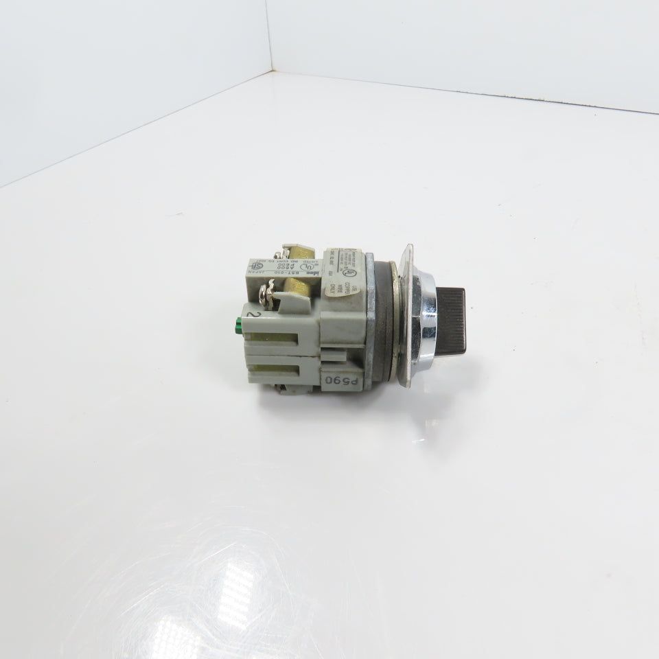 Idec ASD320N-B Pilot Duty 3-Position Selector Switch 120-600VAC 10A