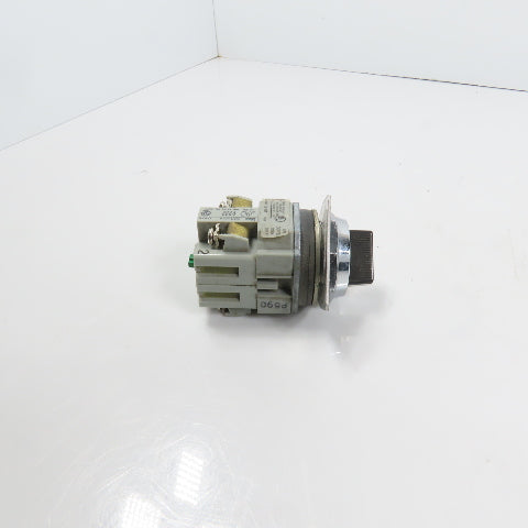 Idec ASD320N-B Pilot Duty 3-Position Selector Switch 120-600VAC 10A