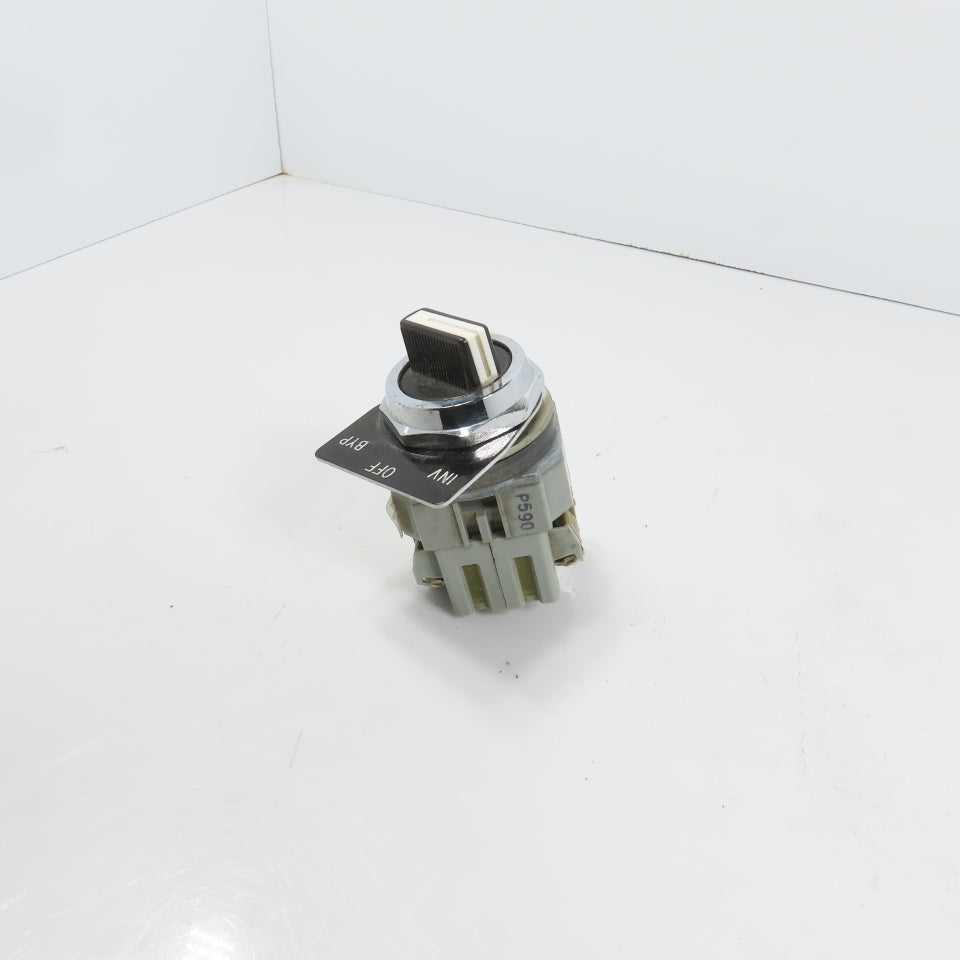 Idec ASD320N-B Pilot Duty 3-Position Selector Switch 120-600VAC 10A