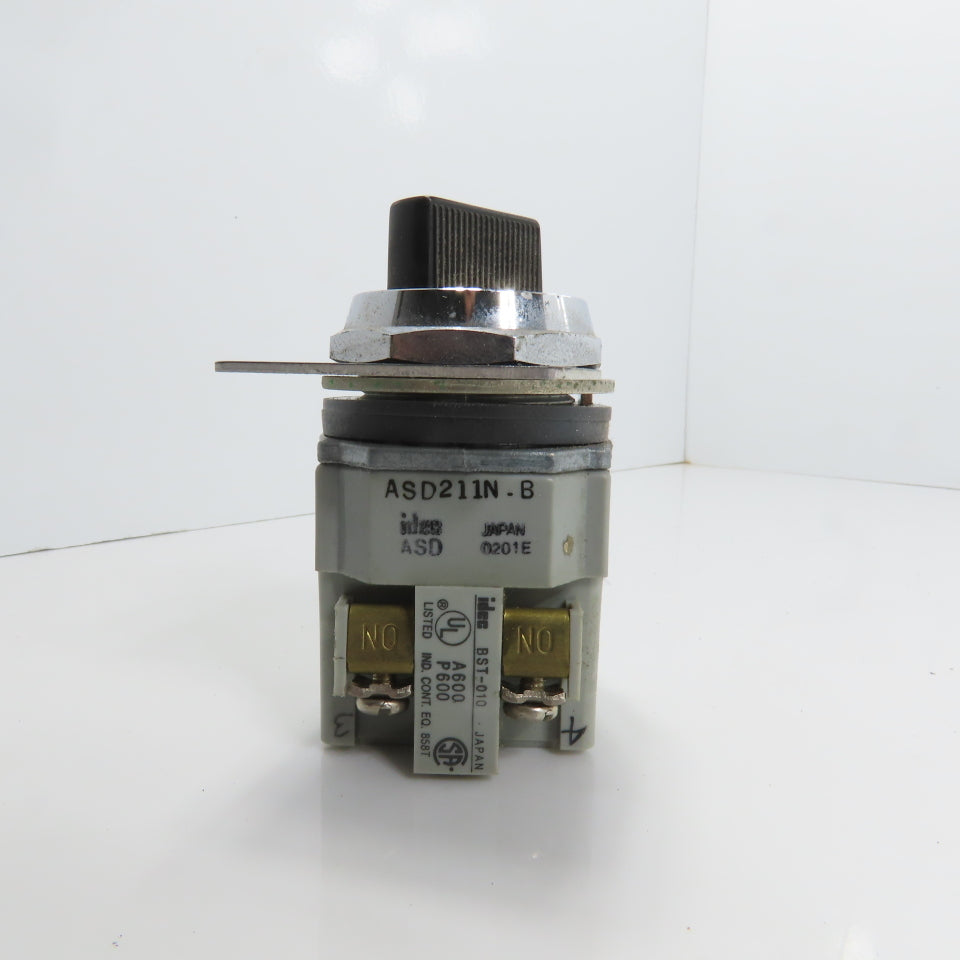 Idec ASD211N-B Pilot Duty 2-Position Selector Switch 120-600VAC 10A