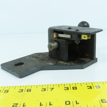 Nissan Tank Swing Bracket Latch OEM Part From a Model MGU1E2A25LV Forklift