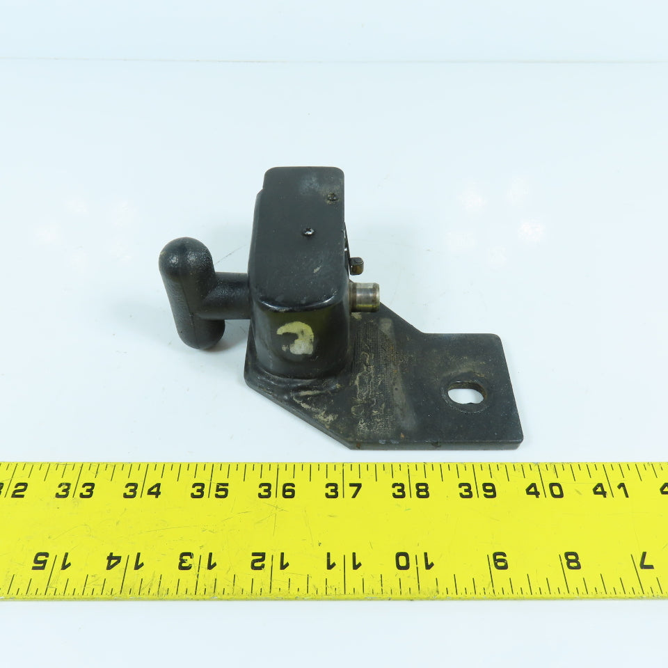 Nissan Tank Swing Bracket Latch OEM Part From a Model MGU1E2A25LV Forklift