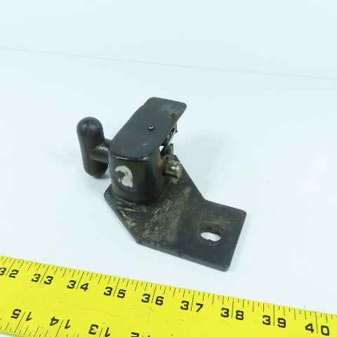 Nissan Tank Swing Bracket Latch OEM Part From a Model MGU1E2A25LV Forklift