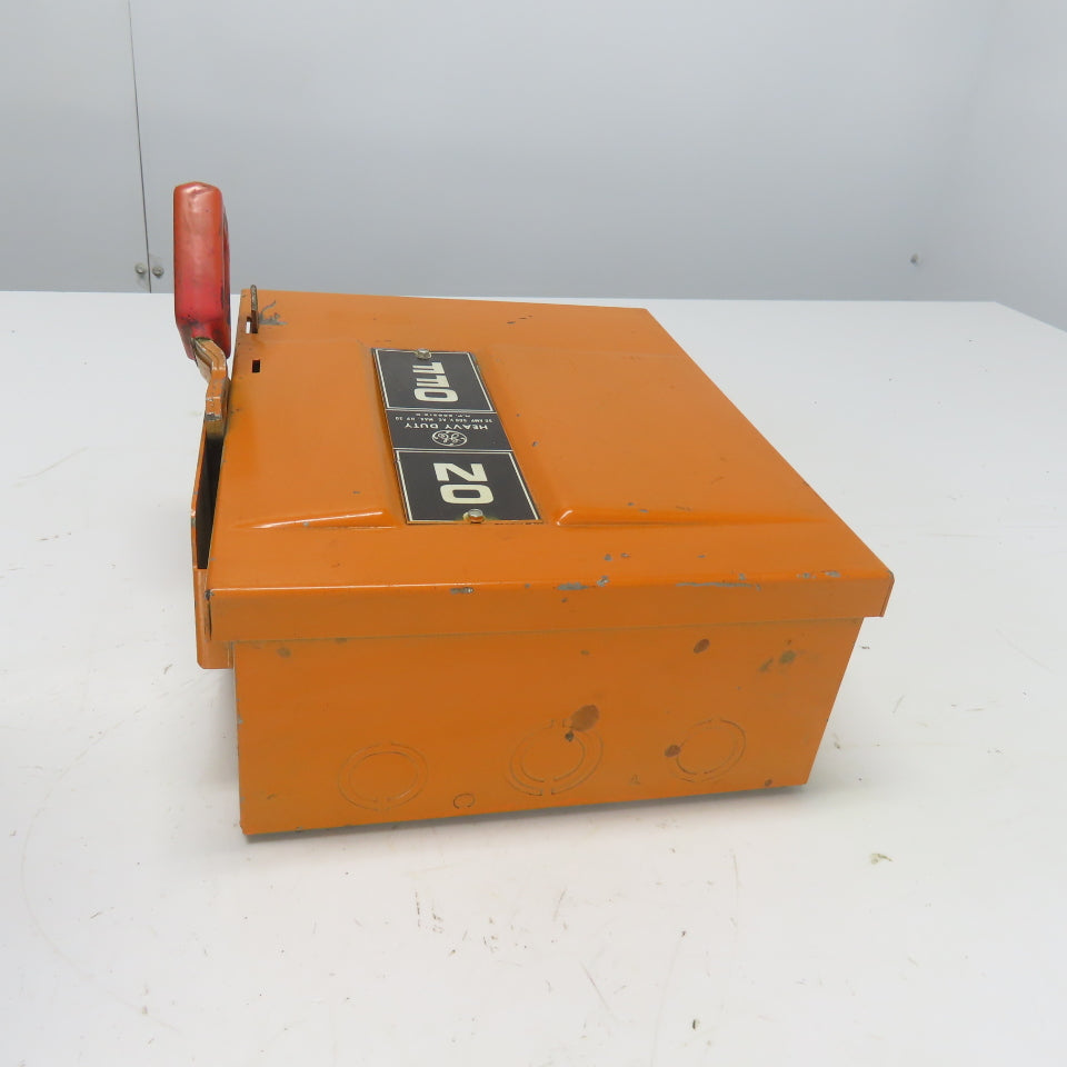 General Electric THN3361 30A 600VAC 250VDC 3 Pole Safety Disconnect Switch