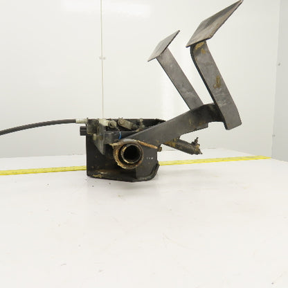 Nissan 2-Pedal Foot Brake Controls Assembly From A MGU1E2A25LV Forklift