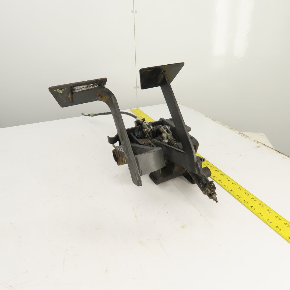 Nissan 2-Pedal Foot Brake Controls Assembly From A MGU1E2A25LV Forklift