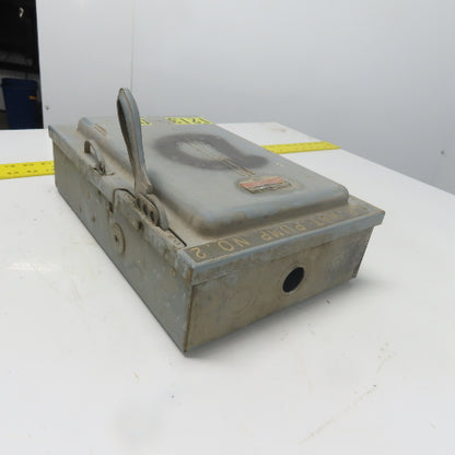 Cutler-Hammer 4131H311 30A Fusible Safety Disconnect Switch 3Ph 600VAC 7-1/2HP
