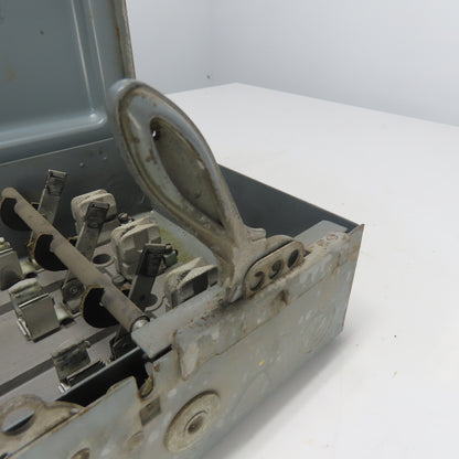 Cutler-Hammer 4131H311 30A Fusible Safety Disconnect Switch 3Ph 600VAC 7-1/2HP