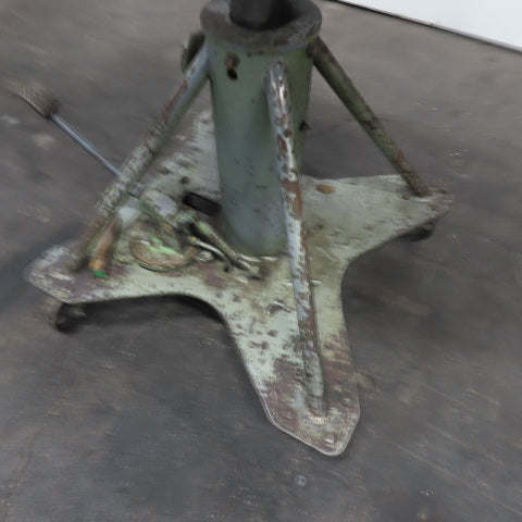 Bohl Equipment Co. Manual Foot Powered Lift Cart Table 29"x 26-1/2"Top W/Casters