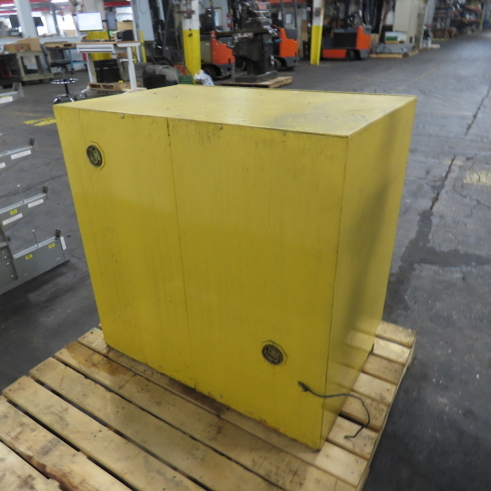 Justrite 25730 22 Gallon Flammable Liquid Storage Cabinet 35" x 22" x 35"