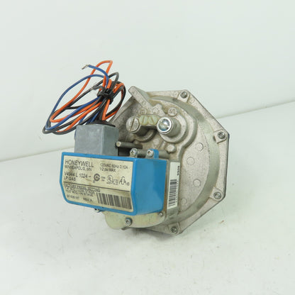 Honeywell V4944 L 1024-LP GAS Diaphragm Gas Valve Two Stage 1-1/4" NPT 120VAC