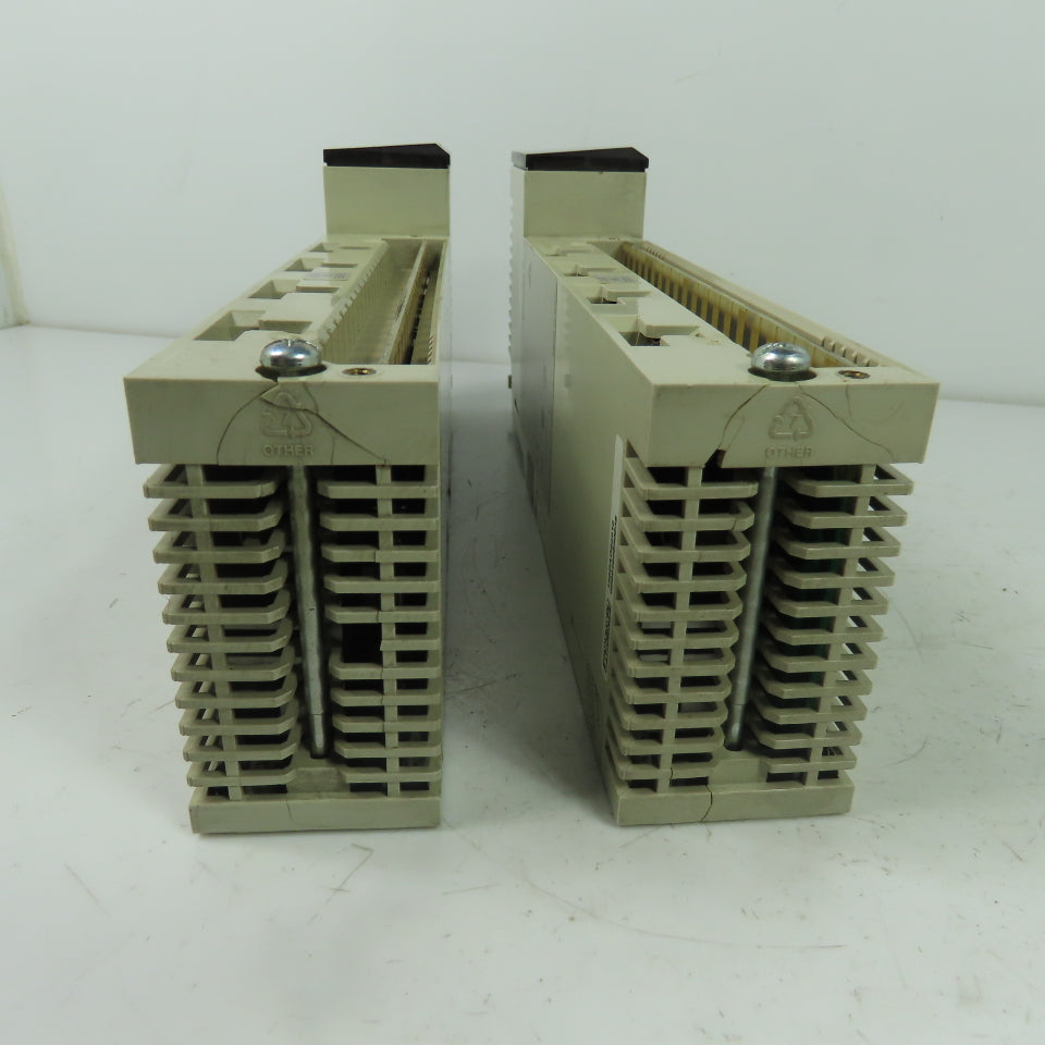 Schneider Automation 140 DAO 842 10 TSX Quantum AC Output Module 100-230V Lot/2