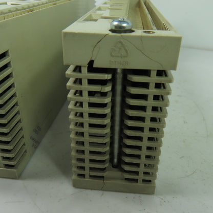 Schneider Automation 140 DAO 842 10 TSX Quantum AC Output Module 100-230V Lot/2
