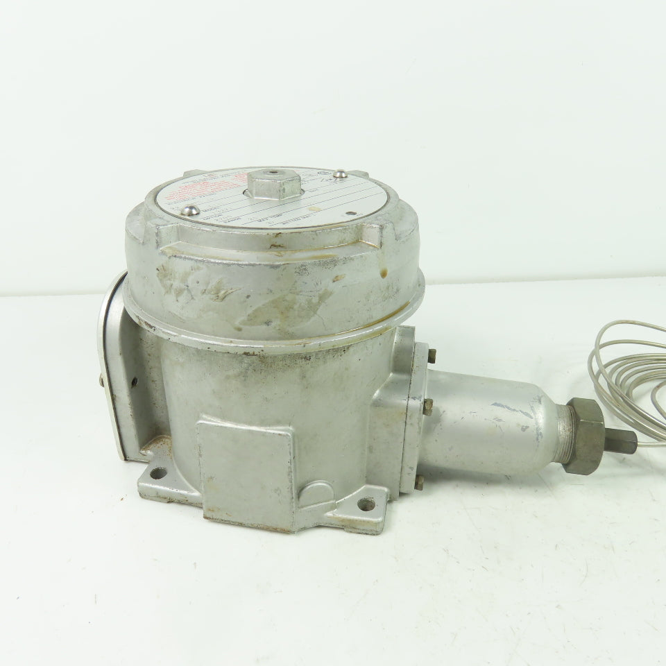 UE United Electric E121 13273 Temperature Switch 480VAC 25°-325°F