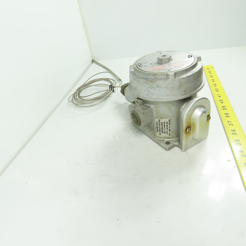 UE United Electric E121 13273 Temperature Switch 480VAC 25°-325°F