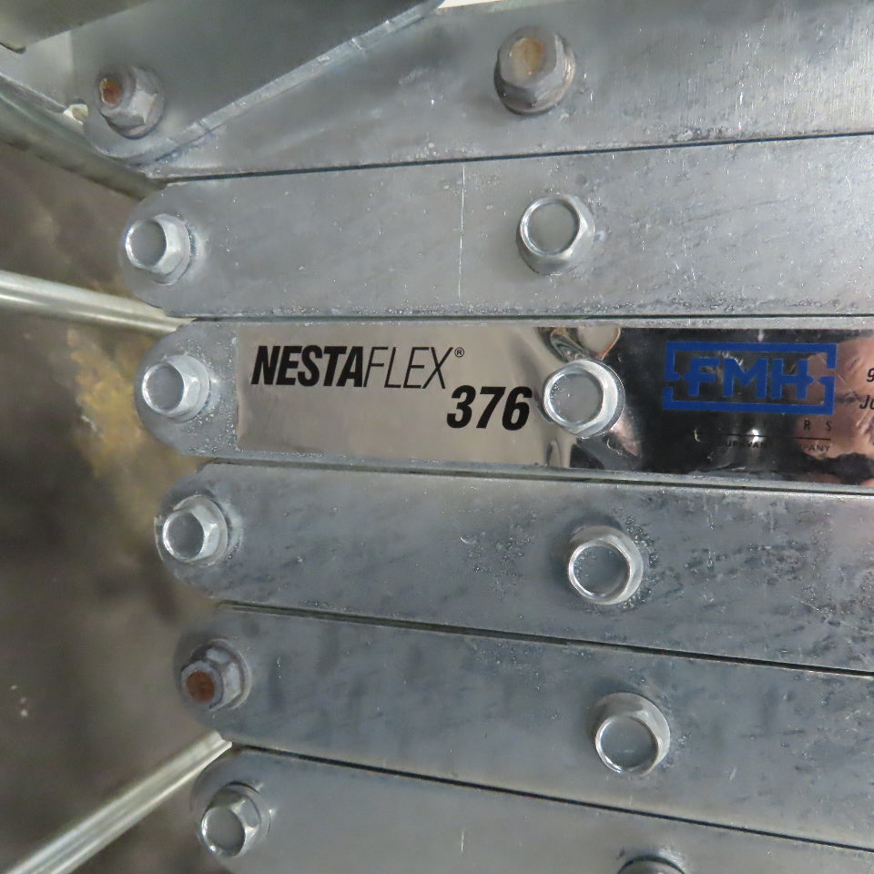 Nestaflex 376 24" Flexible Expandable Skate Wheel Conveyor 36"-75"