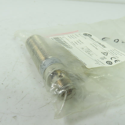 Allen Bradley 872C-M8BP18-D4 SerE Inductive Proximity Sensor Switch 10-30VDC NEW