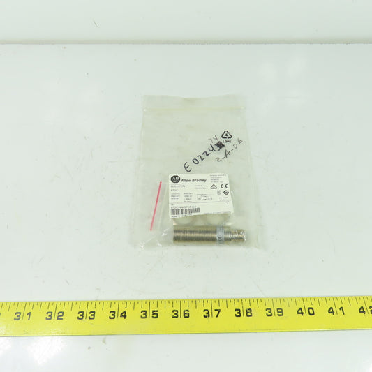 Allen Bradley 872C-M8BP18-D4 SerE Inductive Proximity Sensor Switch 10-30VDC NEW