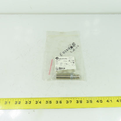 Allen Bradley 872C-M8BP18-D4 SerE Inductive Proximity Sensor Switch 10-30VDC NEW