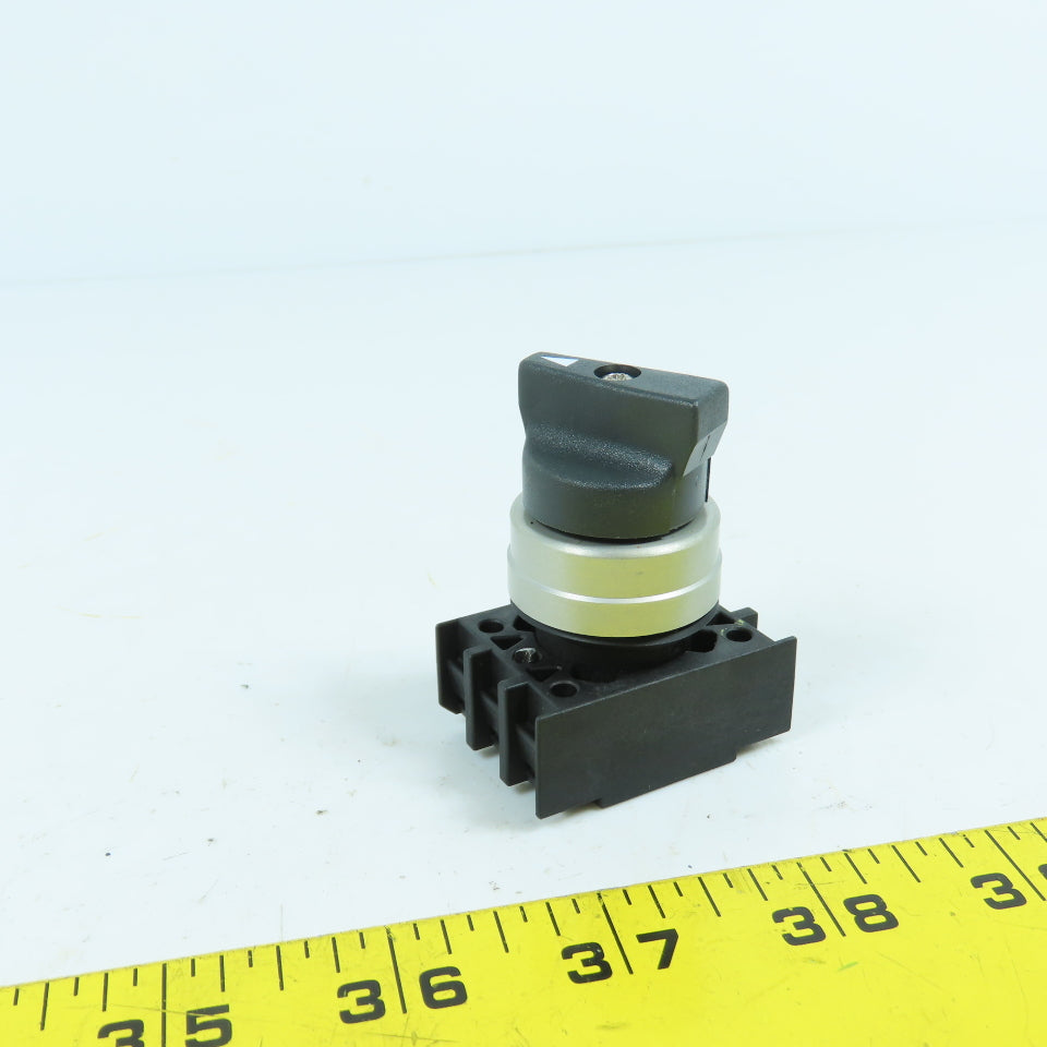 Schmersal 101006377 101006377 2-Position Spring Return Selector Switch