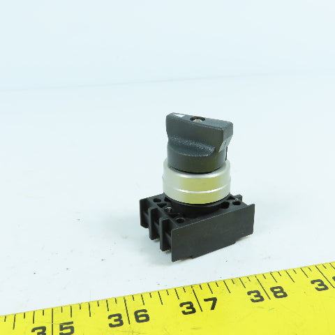 Schmersal 101006377 101006377 2-Position Spring Return Selector Switch
