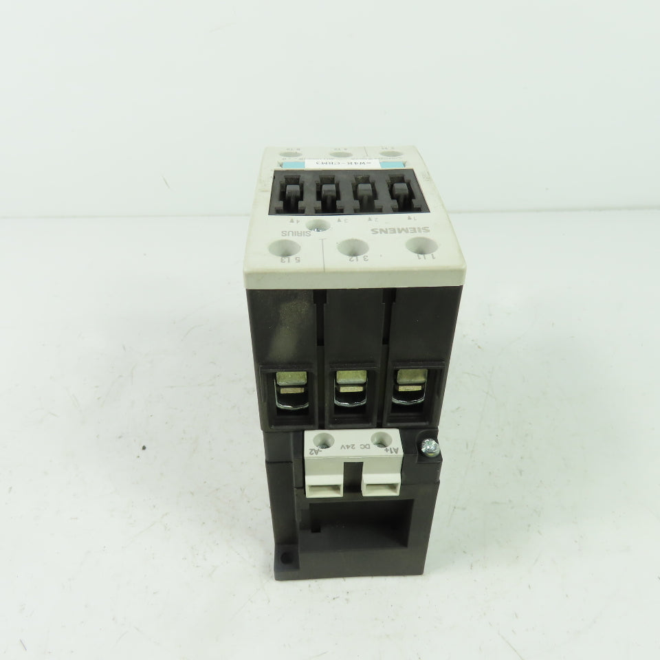 Siemens 3RT1035-1B..0 Sirius 40HP 3Ph 600VAC Contactor 24VDC Coil