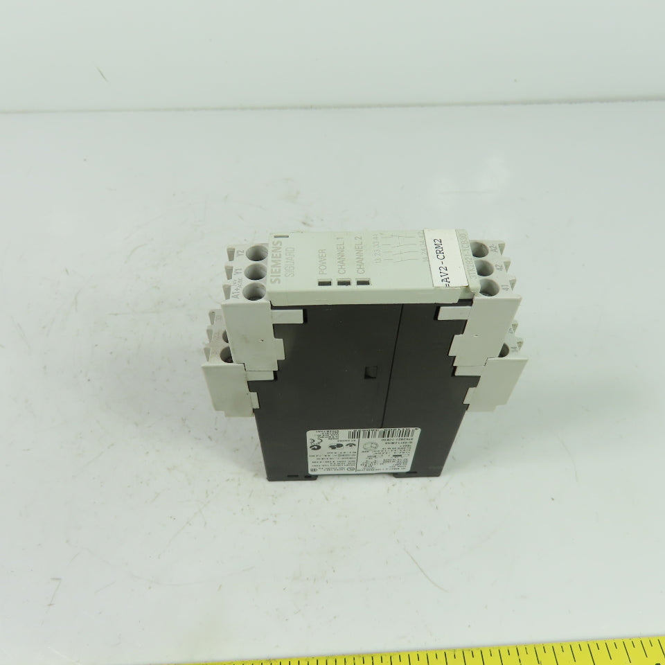 Siemens 3TK2821-1CB30 Siguard Safety Relay 24VAC/DC