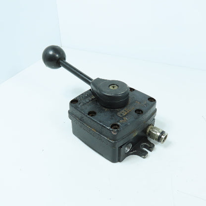 Parker VL25 4101 4-Way / 3-Position Pneumatic Control Valve 150PSI