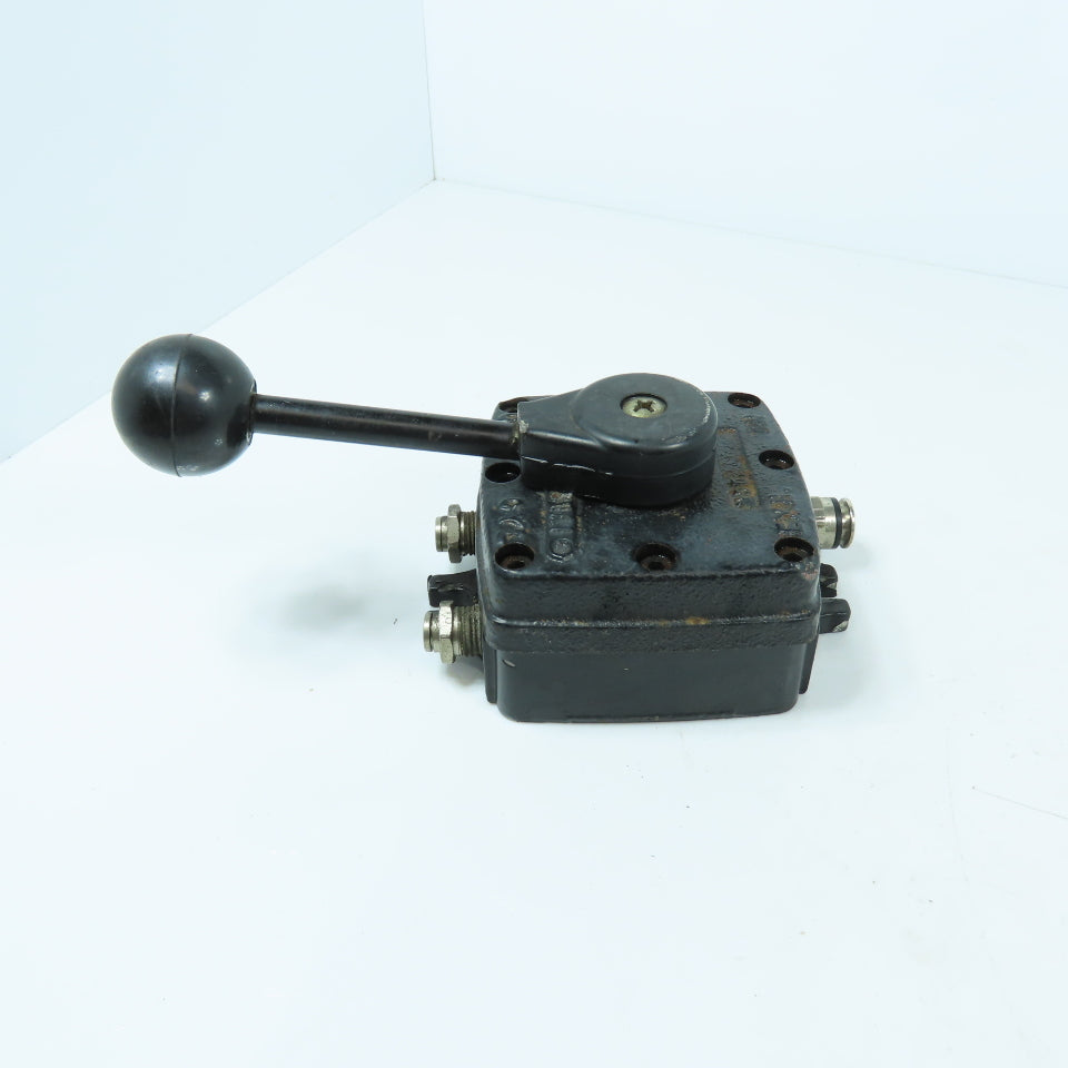 Parker VL25 4101 4-Way / 3-Position Pneumatic Control Valve 150PSI