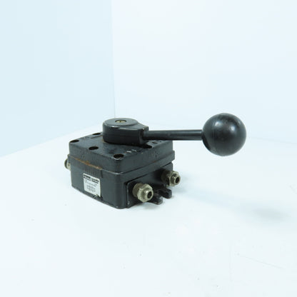 Parker VL25 4101 4-Way / 3-Position Pneumatic Control Valve 150PSI